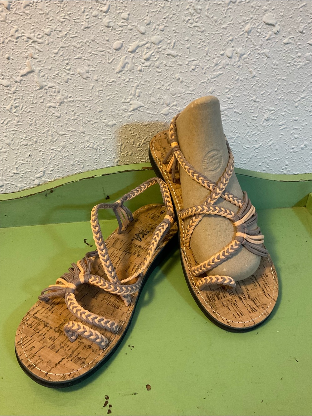 Plaka sandals